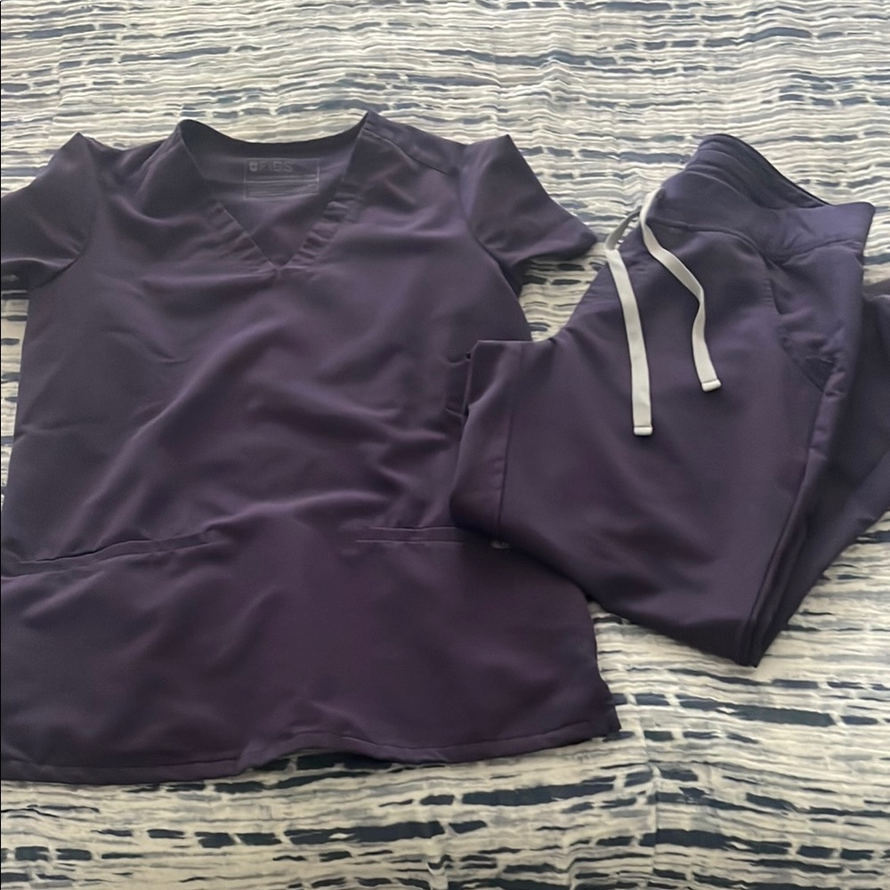 FIGS Purple Scrub Set